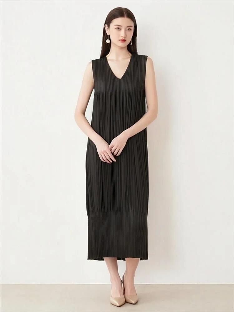 

Miyake Fold 2025 Spring and Summer High End Fold Japanese Style Temperament Commuter Large Size Loose Fashion Pleated Dress