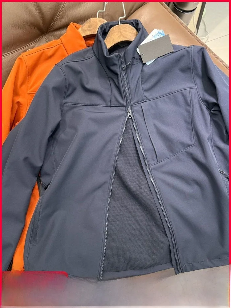 

Мужская утепленная куртка-софтшелл с воротником-стойкой для активного отдыха, осенне-зимняя новинка, модная ветрозащитная куртка приталенного кроя
