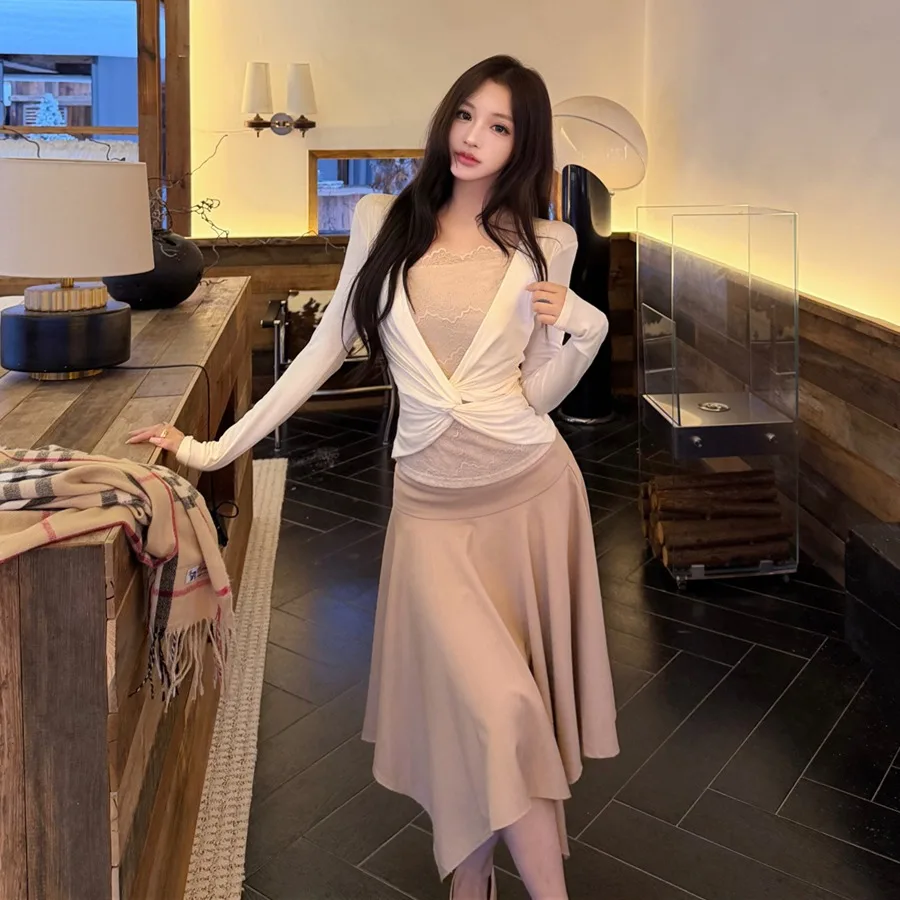 Fall Fashion Lightweight Mature Style V-neck Lace Long Sleeve T-shirt Top Asymmetrical Slimming Half-length Skirt Set Women