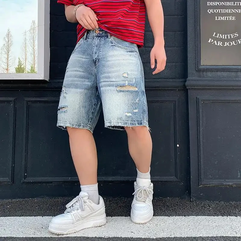 

Мужские джинсовые шорты в американском уличном стиле, выстиранные, с эффектом потертости, рваные, новая летняя коллекция 2026, свободный прямой крой, повседневные, размер M