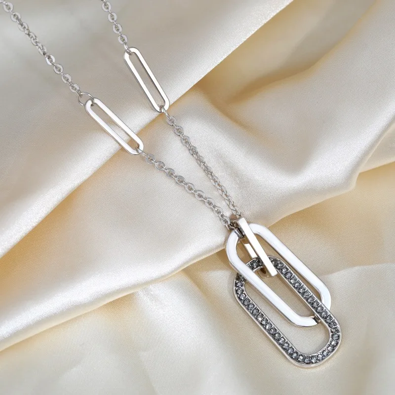 

Geometric circular necklaces, multi-purpose pendants, fashionable clothing necklaces, women's sweater chain necklace accessories