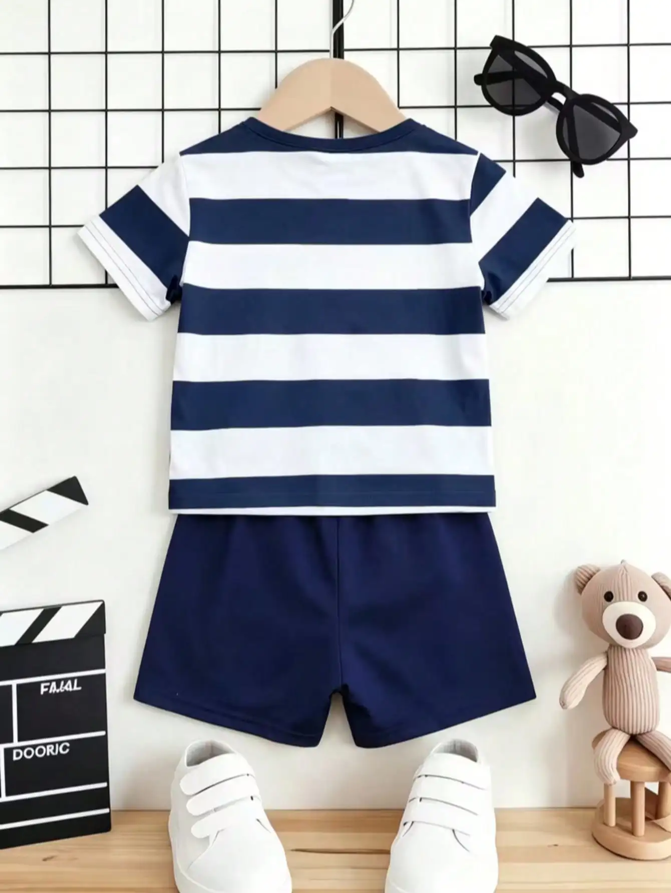 Kinder-Kleidungsset mit Teddybär-Muster und Farbblock-Design, Rundhals-Kurzarm-T-Shirt-Oberteil mit einfarbigem, elastischem Bund – Detail 5