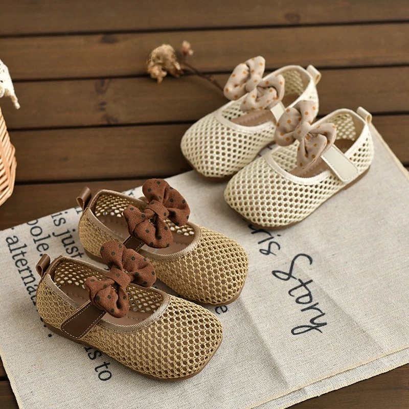 

Children's Classic Flat Shoes Sweet Bow Little Girls Leather Shoes Hollow-out Kids Princess Dress Mary Jane Shoes Daily Outdoor