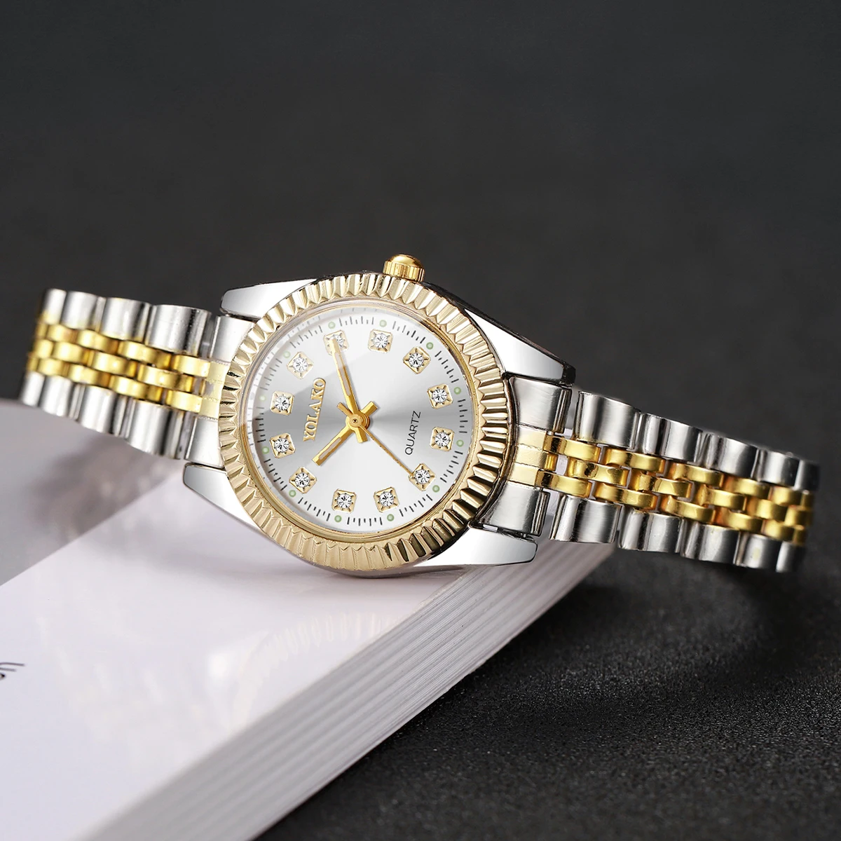 1pcs/set Women's Gift Watch Classic Fashion Scale Dial Simple Versatile Trend Quartz Watch (Box Not Included)