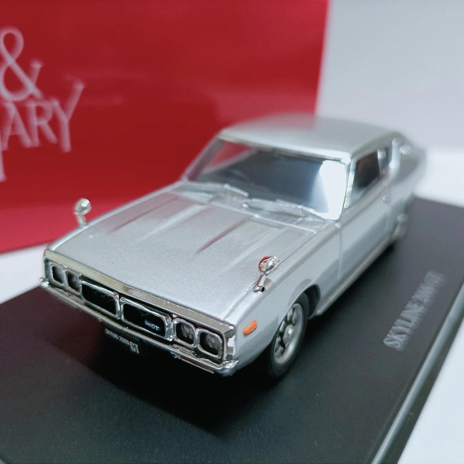 DISM 1:43 مقياس دييكاست سبيكة فضي نيسان 2000GT KGC110 لعب السيارات نموذج الكلاسيكية الحنين الكبار هدية تذكارية عرض ثابت