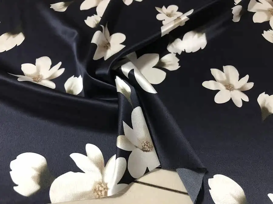 Designer Cloth 19 Momme Silk Satin Fabric Dark Blue Sole White Flower Digital Inkjet Silk Fabric Dress