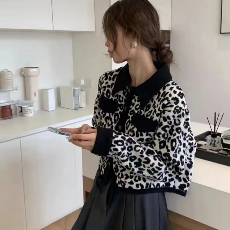 Abrigo de punto con estampado de leopardo para mujer, ropa holgada con solapa, a la moda, otoño e invierno, 2024