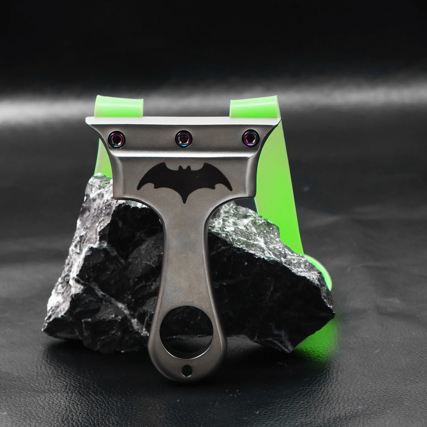 

Stainless Steel Bat Pattern Flat Top Slingshot All Metal Integrated Flat Top Slingshot Professional Shooting Practice