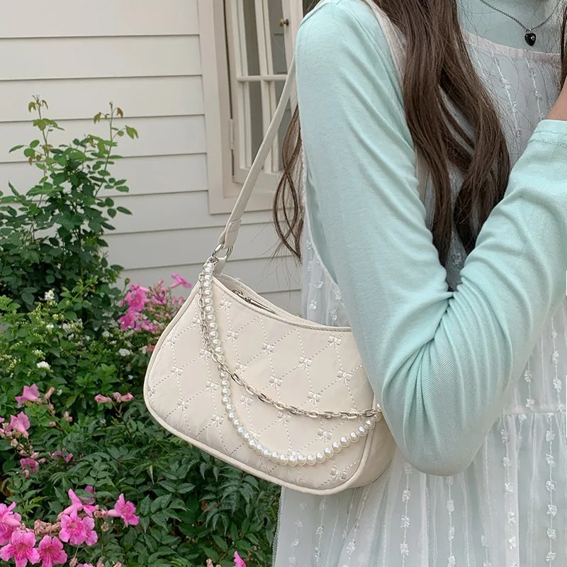 حقيبة الرغيف الفرنسي اللطيفة على شكل فراشة، حقيبة تحت الإبط على شكل سلسلة معدنية لؤلؤية، حقيبة كروس كاجوال بكتف واحد