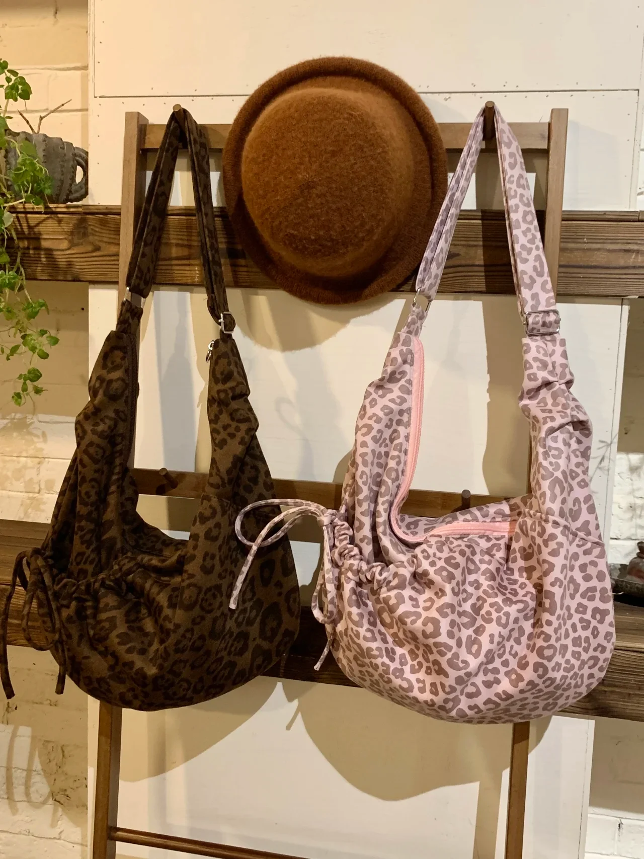 

Retro Korean Suede Leopard Print Tote Bag Women's Autumn Winter Large Capaci Dstring Commuter Single oulder Crossbody Bag