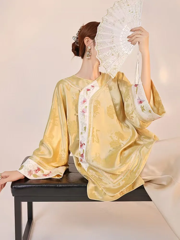 

Chinese Women's Jacket Top China New Design Comfortable Silk Jacquard Embroidery Craft Top For Women Modern Hanfu Top