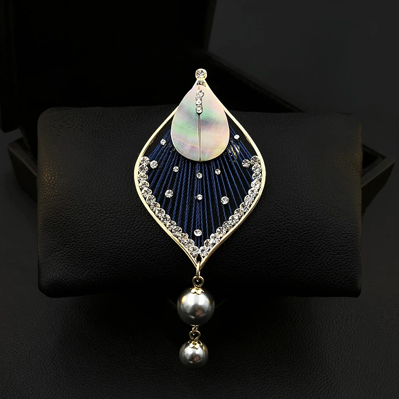 

Ancient Piano Design Artistic Brooch Women's Luxury Neckline Corsage Clothes Accessories Harp Style Suit Collar Pin Jewelry 5580