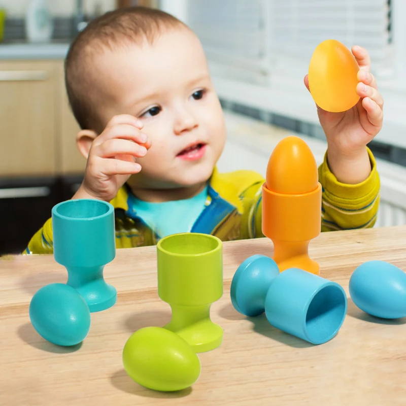 다채로운 달걀 모양의 매칭 장난감 다양한 색상의 달걀을 짝지어보세요 아이들은 색깔을 배우고 소근육 운동 능력을 연습합니다—매우 재미있습니다!