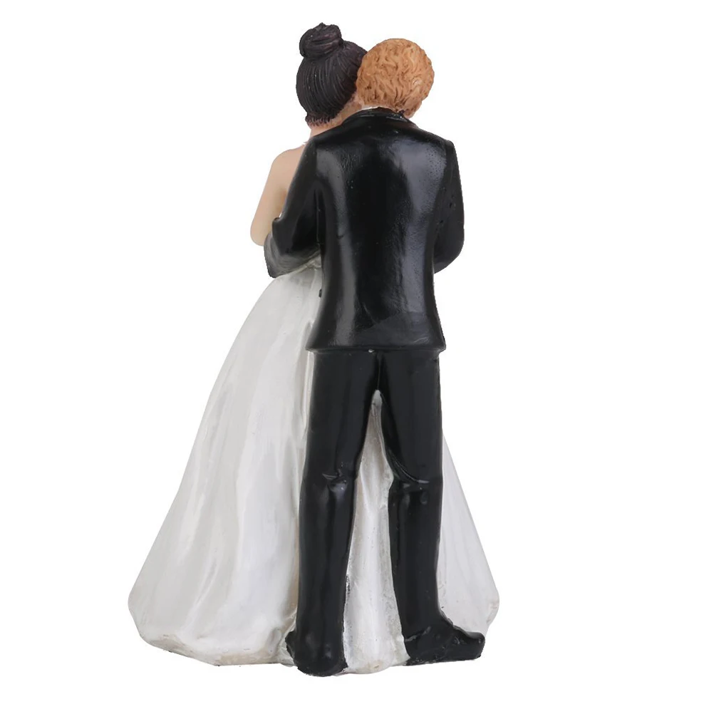 

Wedding Cake Topper Decoration Bride Hug Groom Resin Figurine Romantic Statue for Wedding Party Celebrations Cake Decor