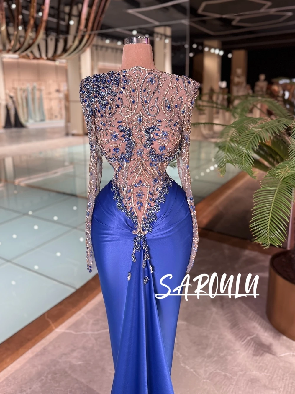 

Sexy Sheer Beaded Royal Blue Evening Dress High-end Crystals Bodycon Fit Prom Gown Sophisticated Fashionable Party Wear
