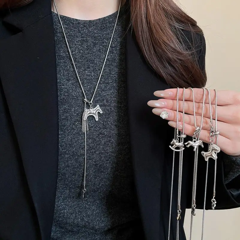 Fashion Simple Pulling Pony Pendant Necklace Versatile Metal Sweater Chain Pendant Necklace Jewelry Accessories Gifts