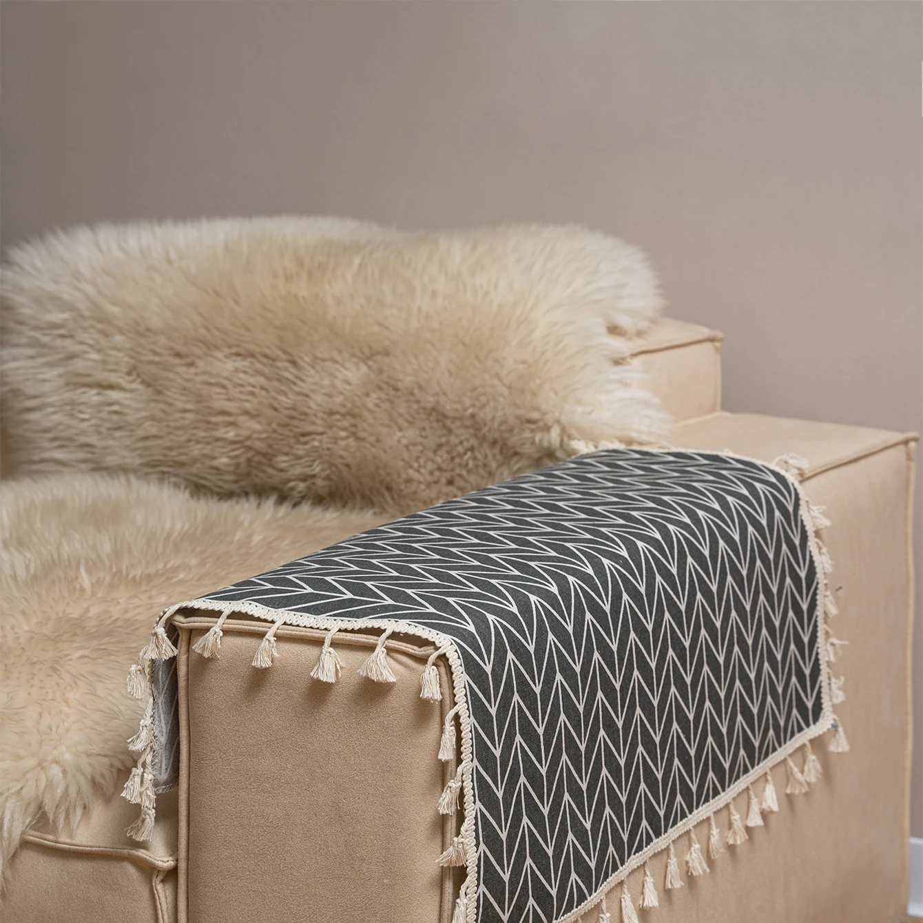 1 set of gray fishbone geometric pattern tablecloth, family hotel table cover, soft cloth tablecloth with tassels