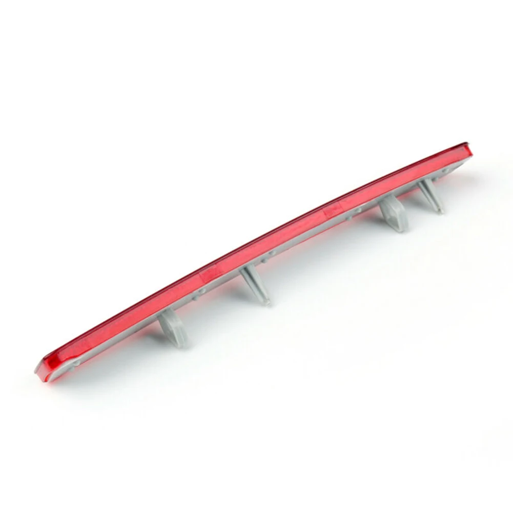 Discovery 3 Red Bumper Reflector OEM Number XFF500020 OEM Number XFF500030 Direct Replacement Easy Installation