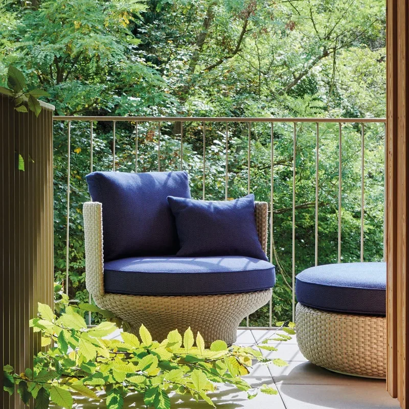 Solid  Outdoor Rattan Sofa Set Courtyard Garden Villa Sunroom Terrace Chair with Small Coffee Table Rain and Sun Protection