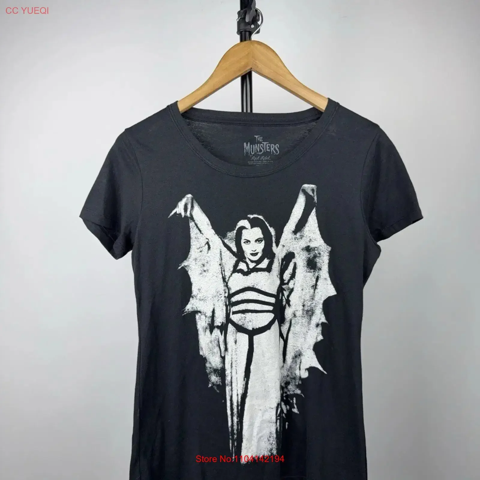 00s The Munsters Lily Munster Rock Rebel T Shirt Made in USA Women s L Size vintage Washed Versatile Stretched Soft fashion