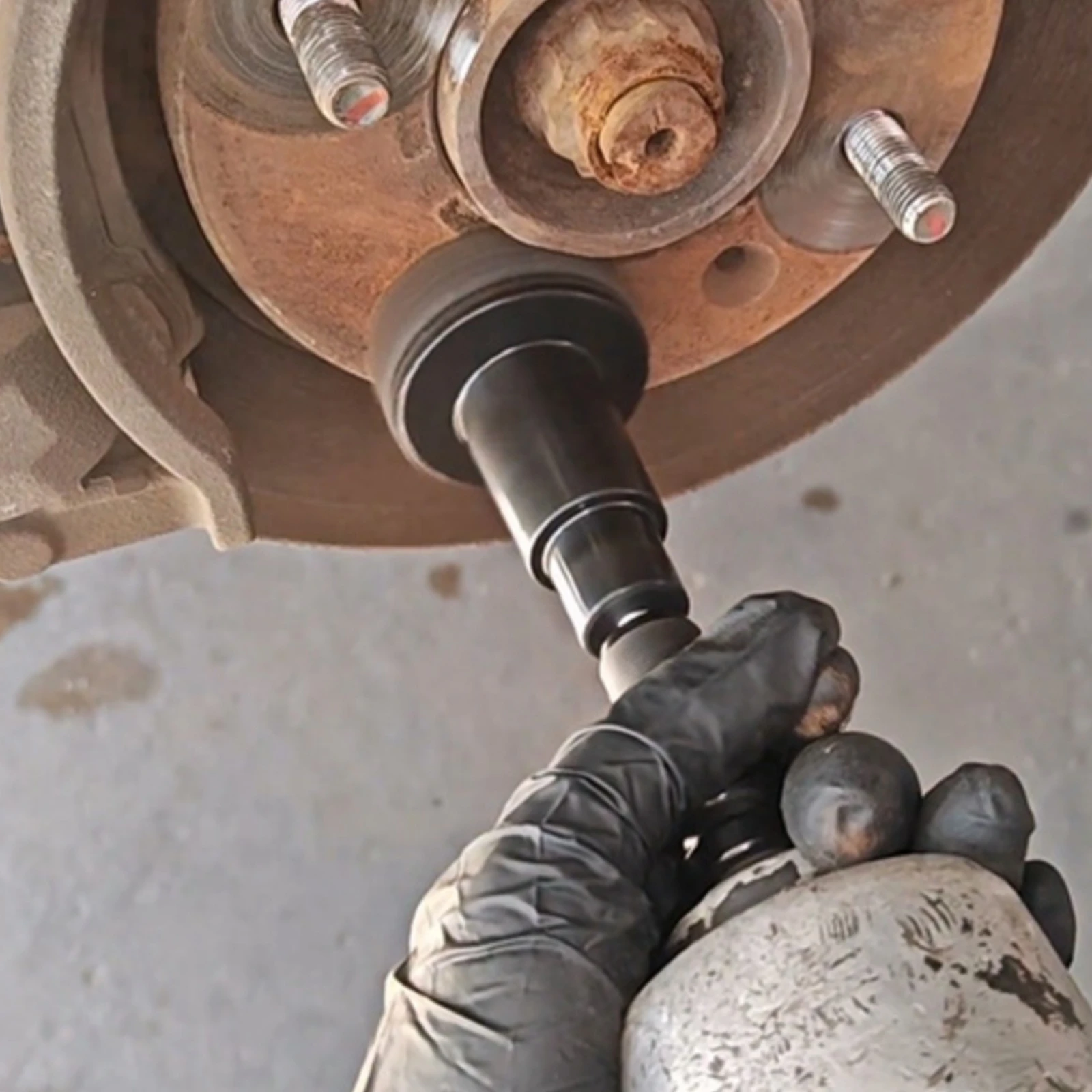 Wheel Hub Rust Removal Tool Easy to Install Drill-Powered Abrasive Brush Tool Multi-Functional Wear-Resistant
