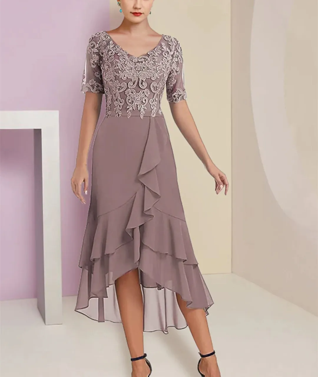 

Elegant Short V-Neck Mother of the Brides Dresses With Sleeves Sheath Chiffon Tea Length Godmother Dress for Women