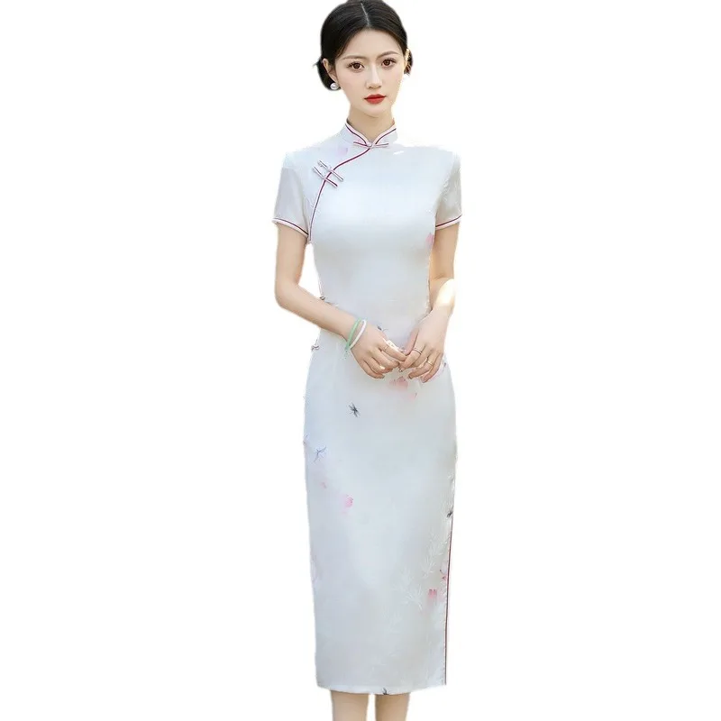 Qipao largo de Jacquard de seda para mujer, manga corta para banquete, novedad de primavera 2024