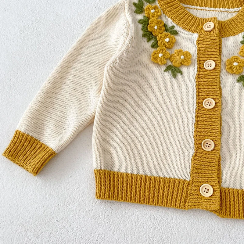 New autumn baby clothing, 0-3 year old girls, three-dimensional crochet knitted jacket