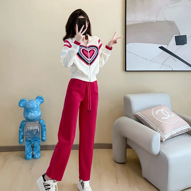 

Women's Sportswear Set Autumn Winter Faionable Beautiful Embroidered Love Heart Sweatirt Straight Leg Pants Two-Piece