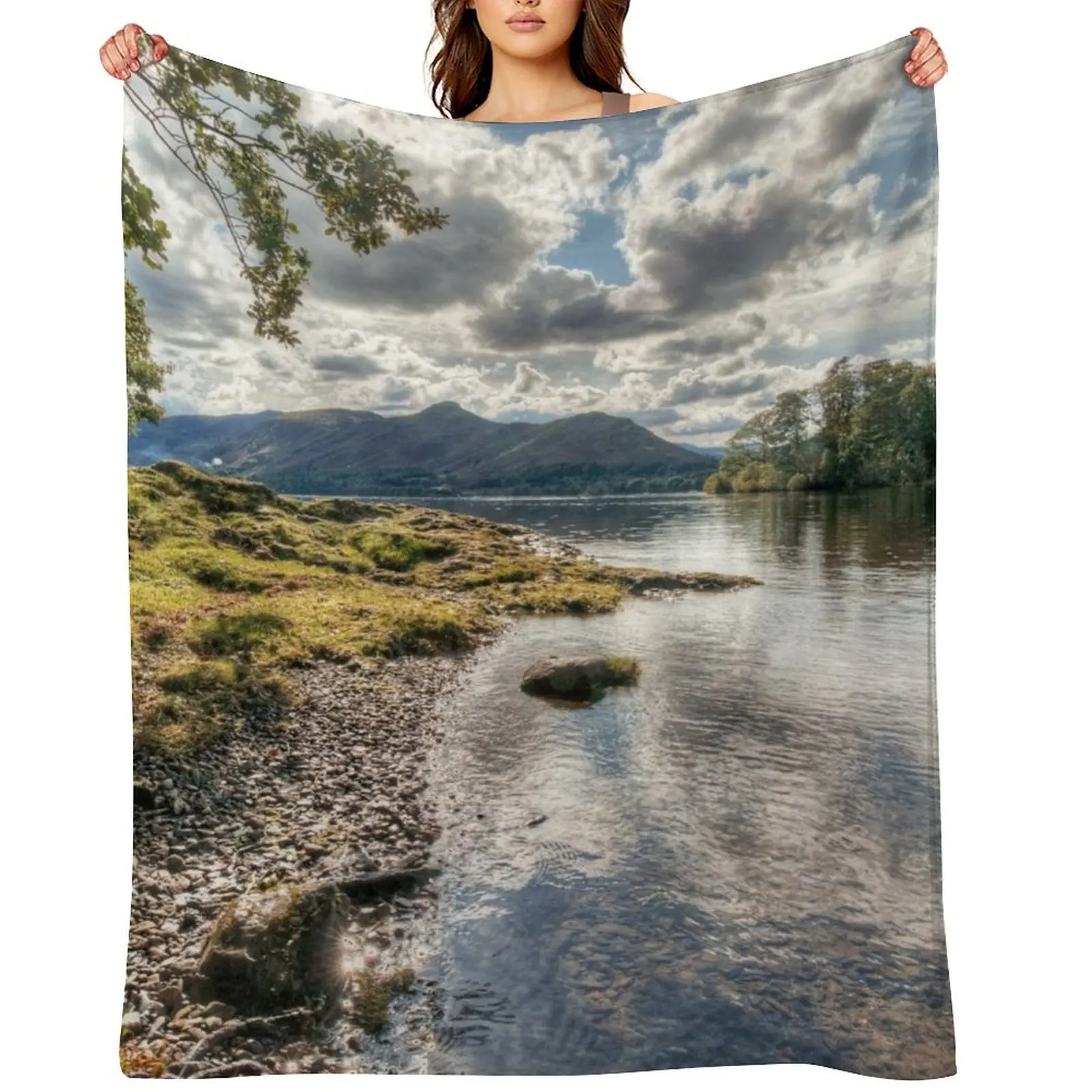 

Catbells & Derwent Isle From Derwentwater Throw Blanket Luxury Thicken Travel Single Moving Blankets