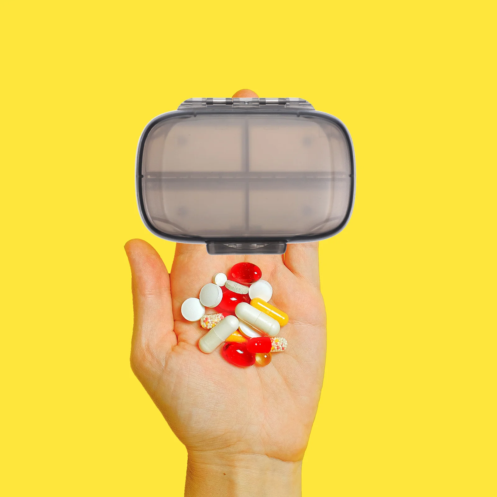 

7 Compartments Sealed Medicine Box Portable Pill ganizer Case 7 Days Weekly Travel Small Plastic Storage Container