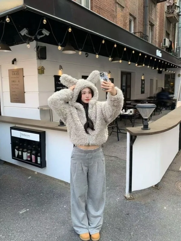 キュートなウサギ耳付きコート レディース 秋冬新作 スタイリッシュ フェイクファー ラムファー コットンジャケット ゆったり かわいい ウィンドブレーカー