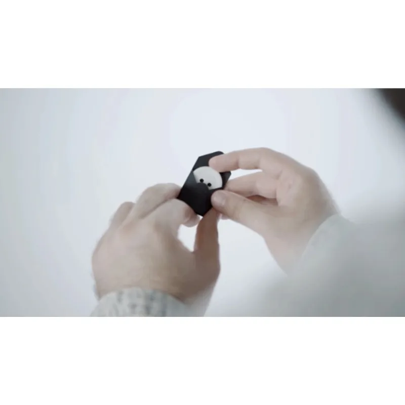 Paradox Button by Julio Montoro Gimmicks Magic Trick Visual Paradox Illusion Close Up Magic Mentalism Magician Magia Props Funny