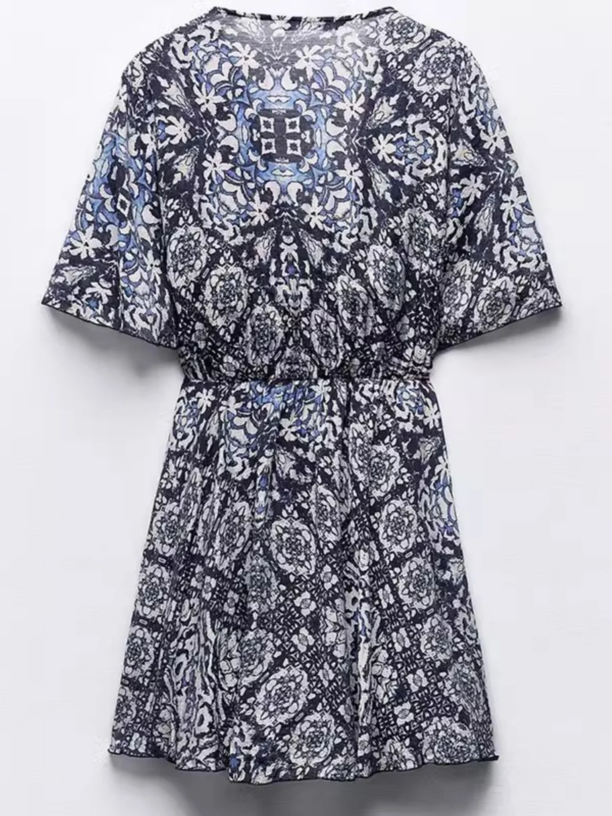 Printemps nouveau Sle femme Dr taille couchée imprimé fleuri décoration superposée Street Sle f Sve v-ne autre compagnon...