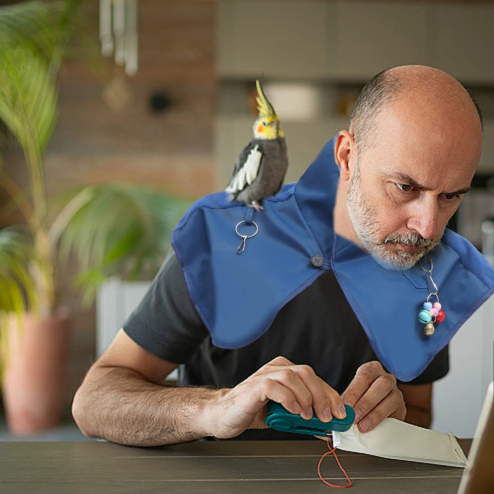 

Parrot Training Shoulder Protector Waterproof Shawl Anti-Scratch Pad Bird Supplies Diaper Cover Anti-Bite Shoulder Pad