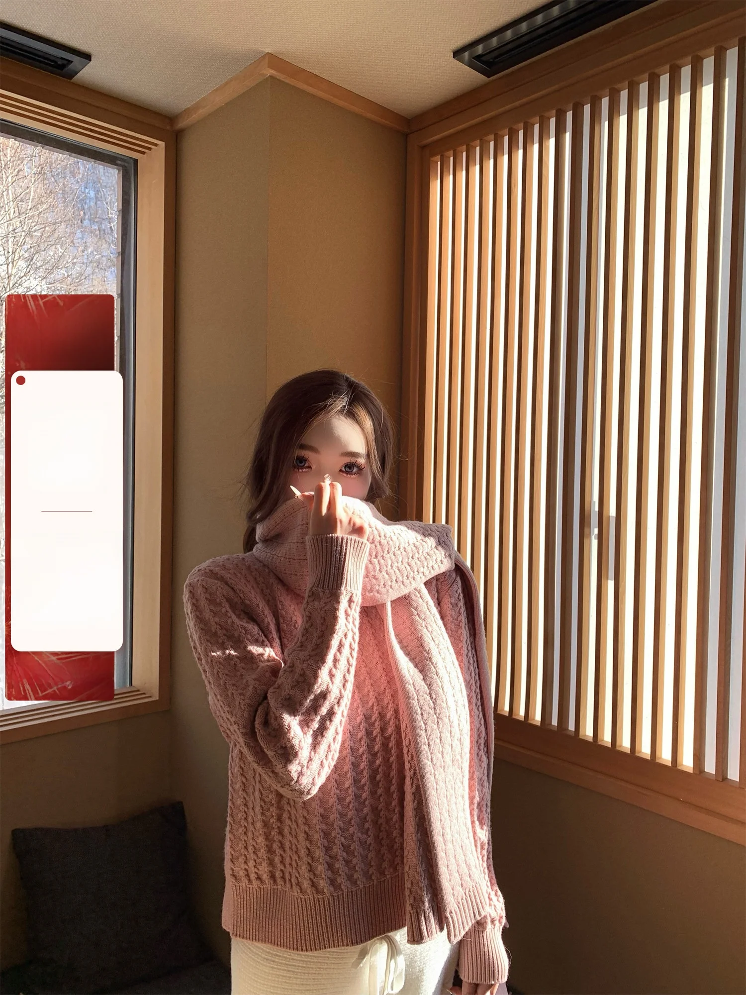 

Теплый и уютный зимний вязаный комплект: свитер и шарф. Уютный, мягкий, модный, с длинными рукавами, свободного кроя.