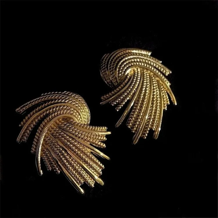 GRACE JUN Fashion Irregular Metal Twist Big Clip on  Earrings Women's Unique Gold Color Punk Non Pierced Cuff  Earrings Ear Clip