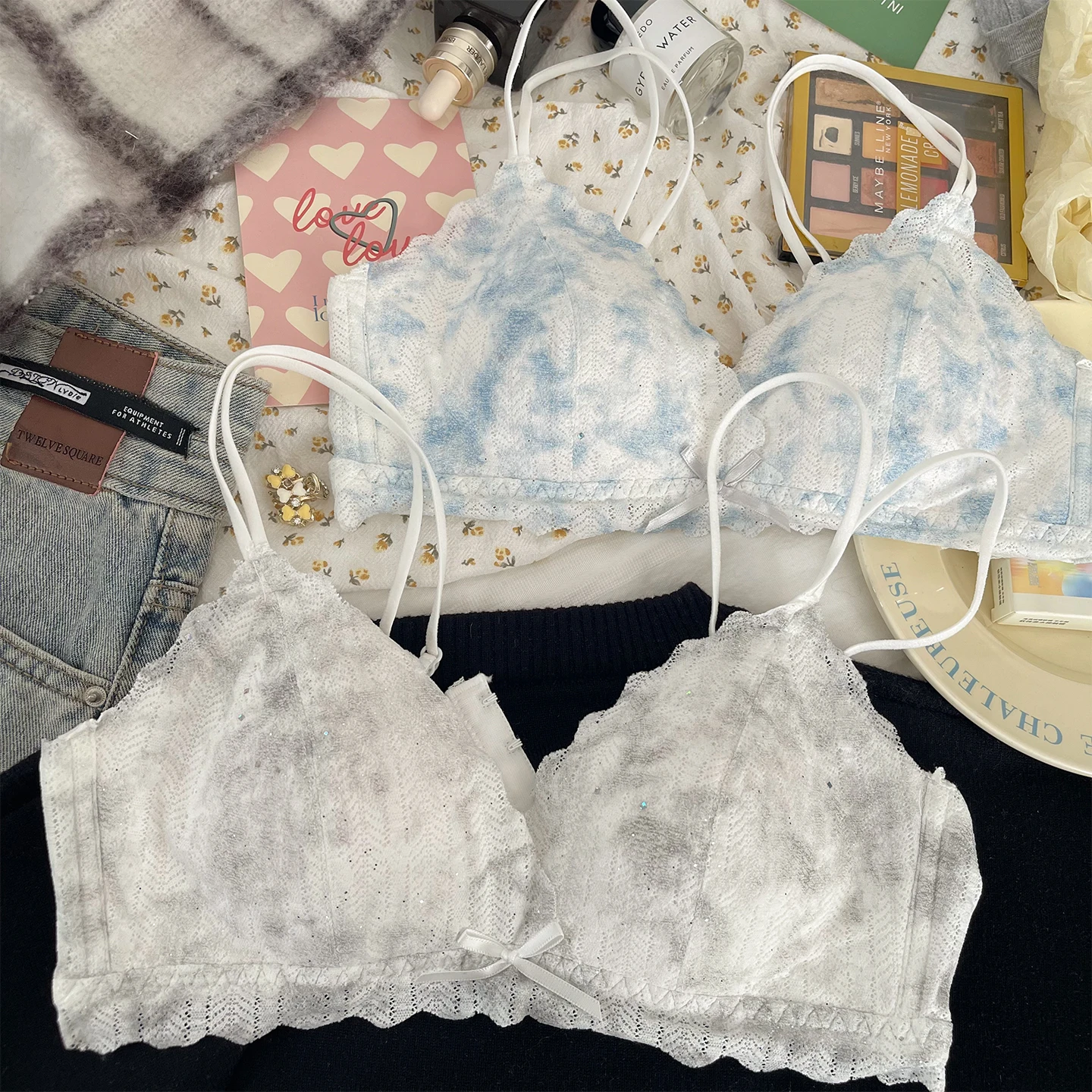 

Французское кружево, сексуальное нижнее белье с треугольными чашками, тонкое нижнее белье в стиле Лолиты для девочек без стального кольца, небольшая грудь со сборками для удобного бюстгальтера с открытой спиной