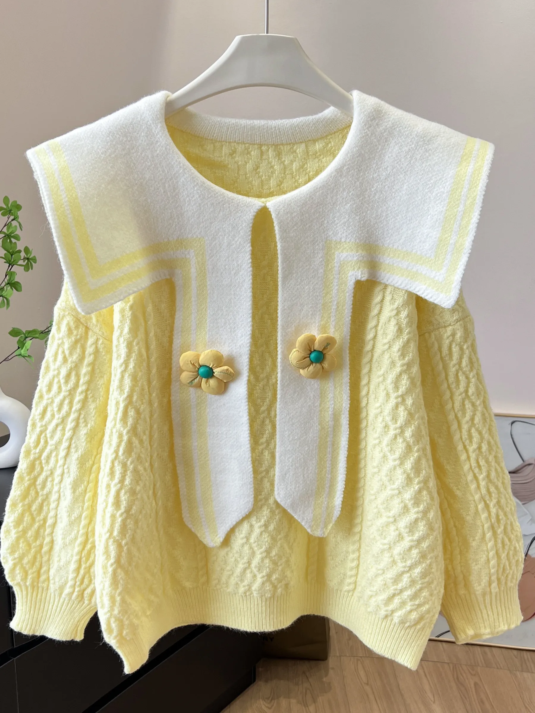 

2026 милый вязаный свитер в студенческом стиле для женщин, осень/зима, новые возрастные пуловеры, темно-синий вырез, модный повседневный ленивый топ