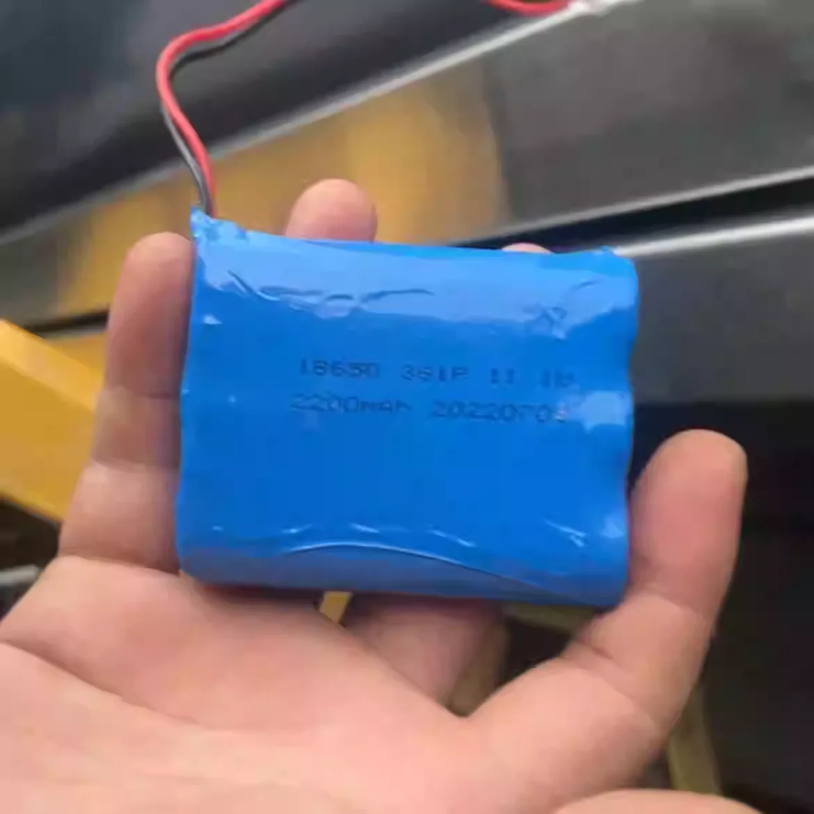 buy more will cheap Original full capacity 18650 lithium rechargeable battery 2000MAH 12V 2.54 headband protection board 11.1V