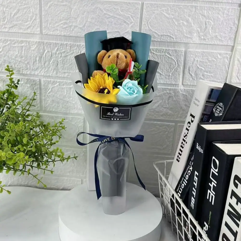 Ramo de oso de graduación bonito y elegante, impresionante regalo, ramo de jabón de girasol, oso de peluche Multicolor, fiesta de cumpleaños