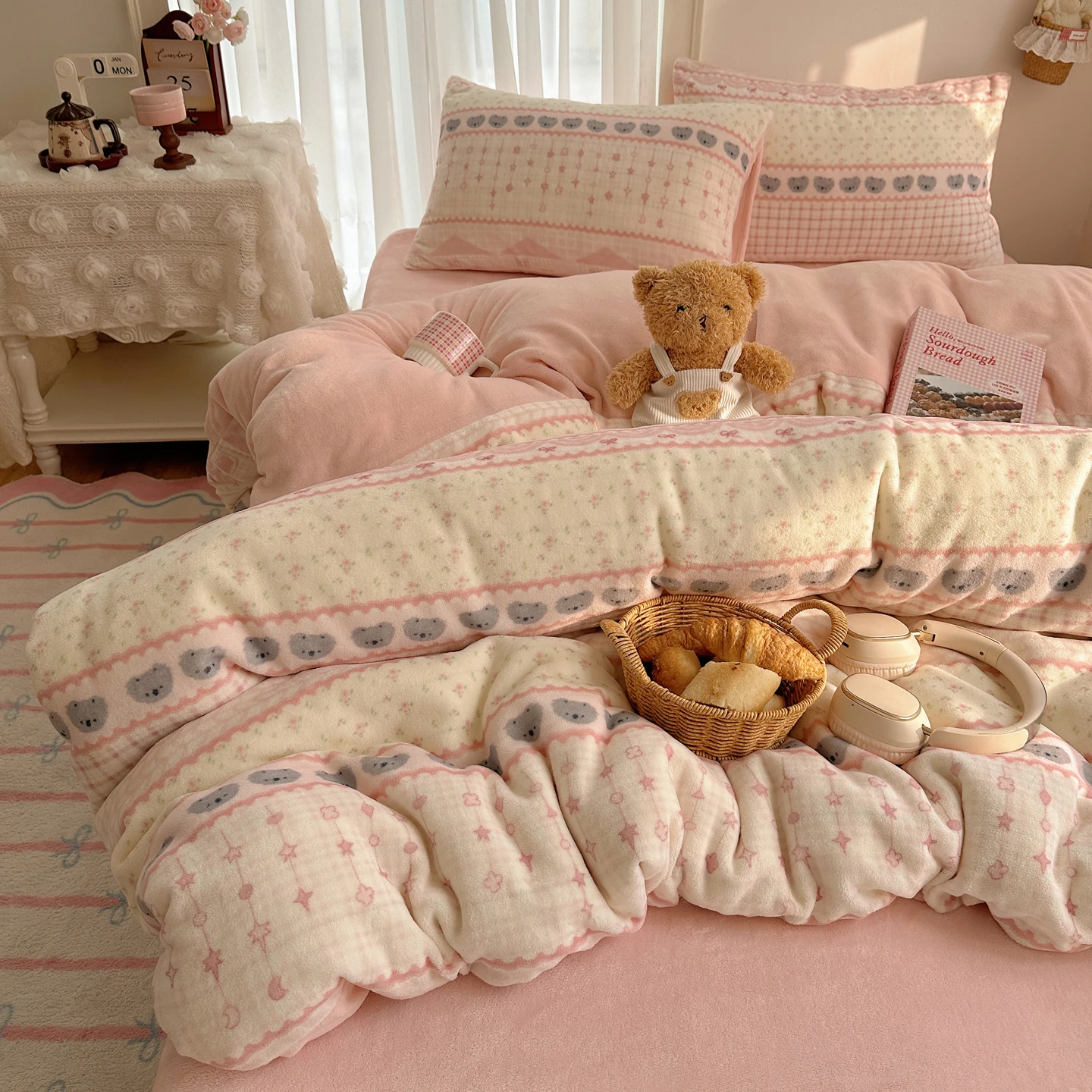 

Warm Coral Fleece Bedding Set Dreamy Girl Heart Autumn Winter Milk Velvet Four Piece Set Bed Sheet Cover Duvet Cover Bedding