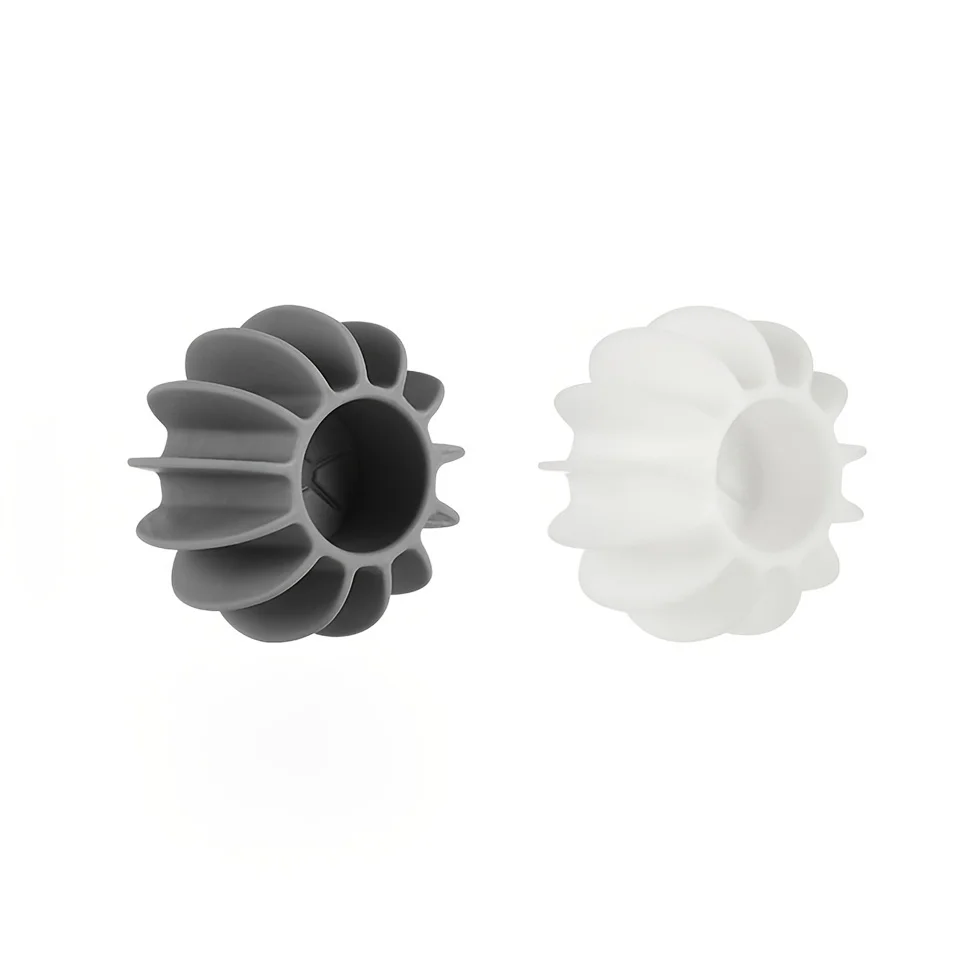 2 anti entanglement laundry balls, clothing cleaning balls to prevent clothes from tangling, and laundry protection balls