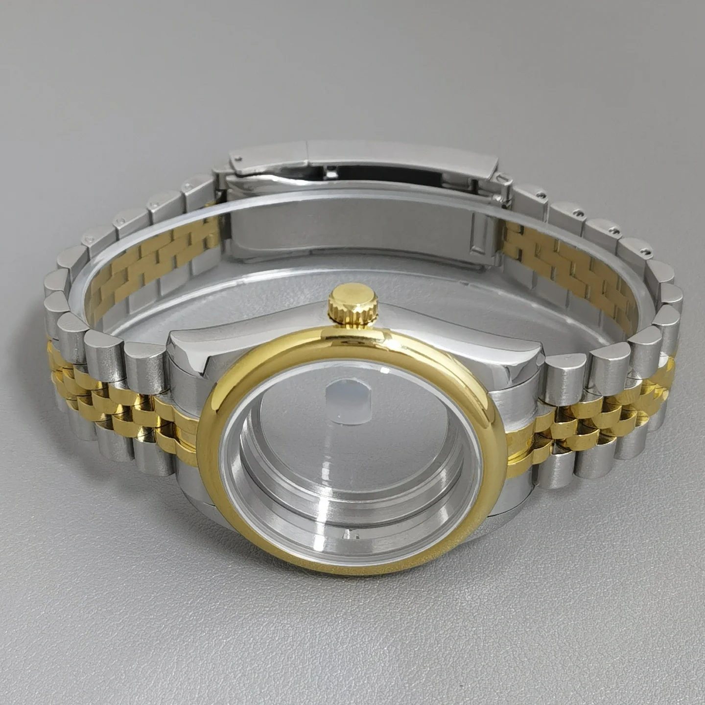 Cassa lucida in acciaio inossidabile adatta al movimento automatico NH35 36 Vetro zaffiro da 36 mm/39 mm, lente d'ingrandimento, parti a 3 punti