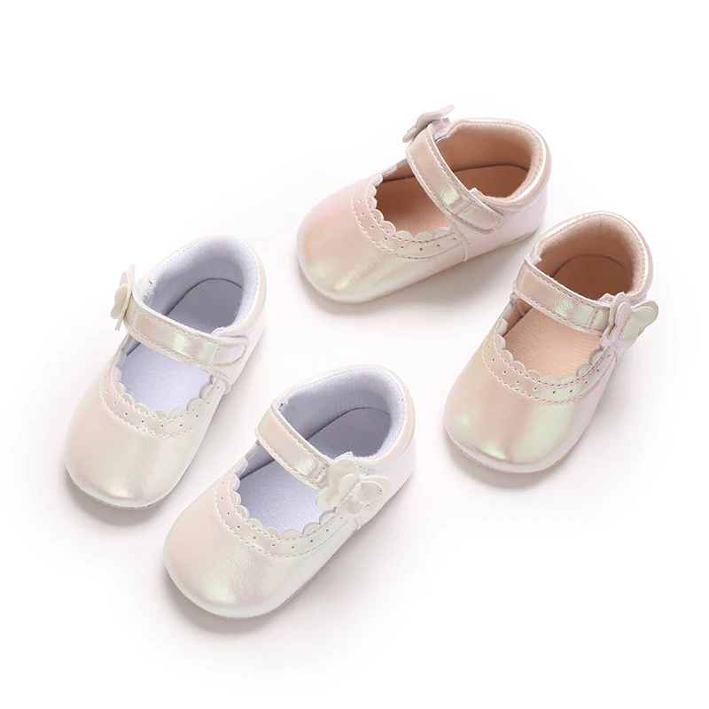 Neue Babyschuhe für Mädchen, niedliche kleine Schmetterlings-Prinzessinnenschuhe mit weicher Sohle, rutschfest, flach, für erste Schritte, Krabbelschuhe
