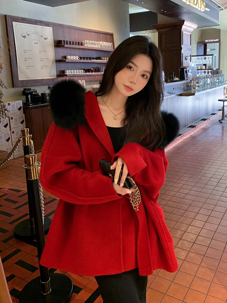 2023 New Women Wool Coat Jackets with Fox Fur Hoody Fashion Woolen Clothing with Belt Girl Winter Fur Coats Warm Short