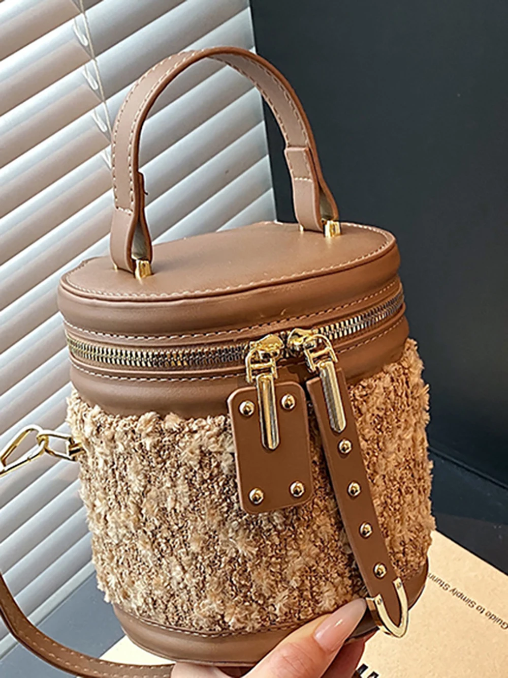 

Jacquard Weave Bucket Single Shoulder Bags Women Luxury Designer Top-Handle Barrel Shaped Crossbody Bag Handheld Pack ﻿ ﻿