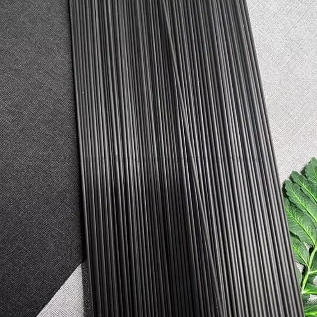 10Pcs Carbon Fiber Solid Rods 0.5-1.8mm Diameter, Reinforcement Rod High Strength Light Weight for DIY Craft & Model Making