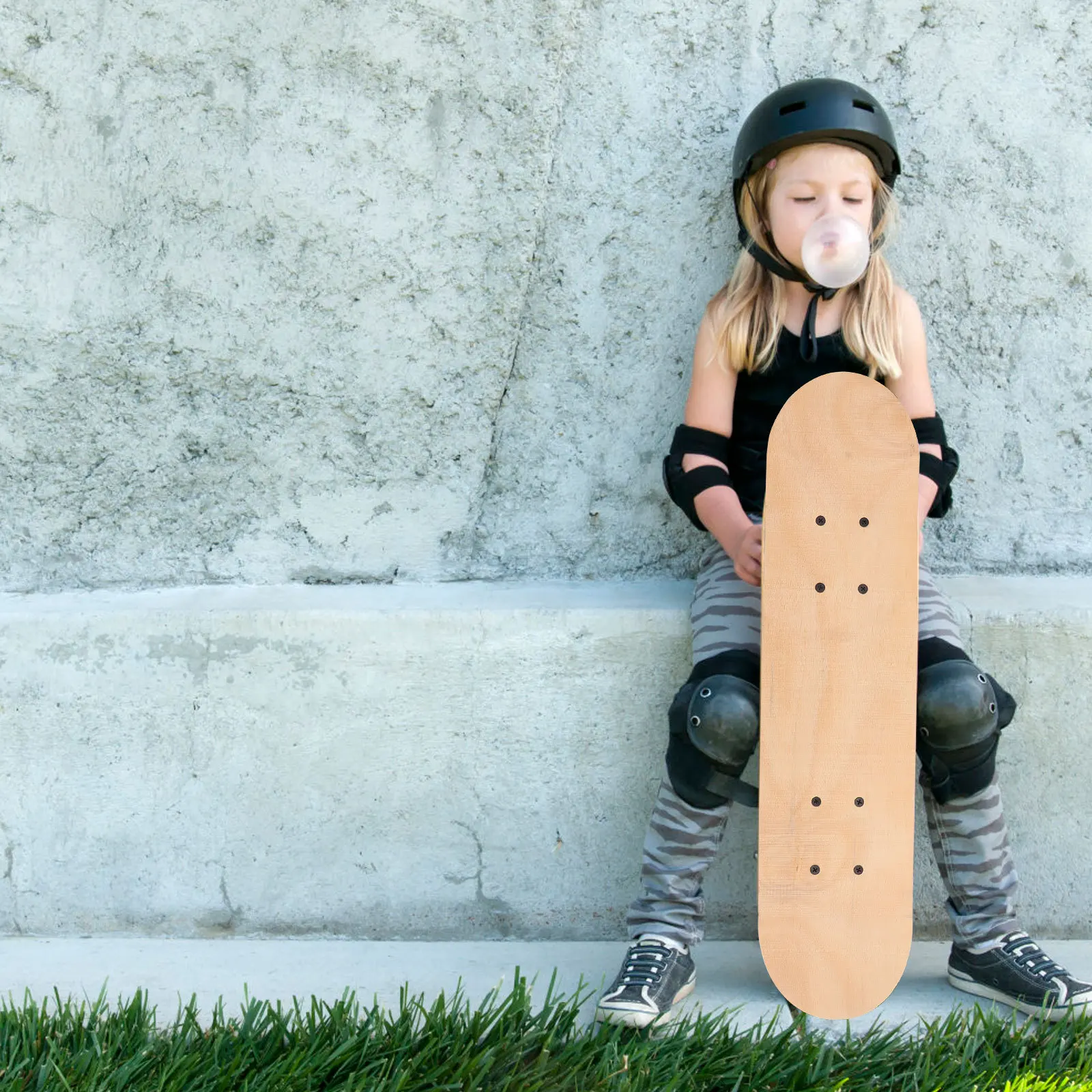 1Pcs Wooden Skateboard Deck DIY Blank Graffiti Board for Hand Painting Custom Design Artistic Creation Skating Fun Accessory