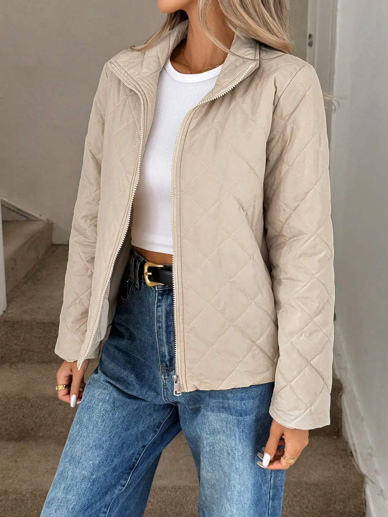 

Женская стеганая куртка бежевого цвета с ромбовидным узором на молнии, легкая повседневная верхняя одежда